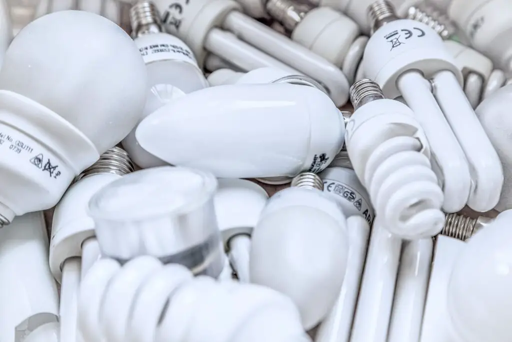 how to dispose of light bulbs