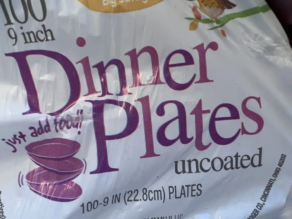 uncoated paper plates can be used in the microwave